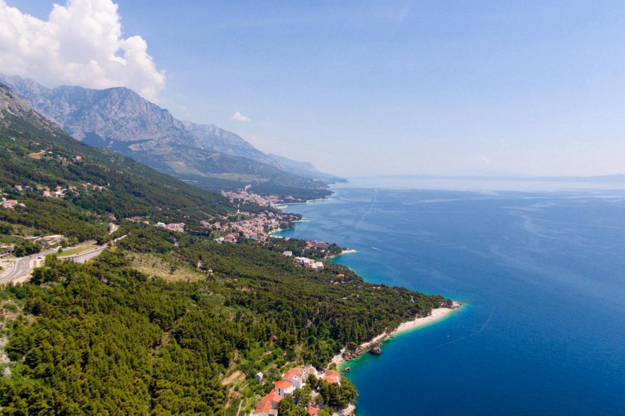 Apartments With A Parking Space Brela, Makarska - 16603 מראה חיצוני תמונה