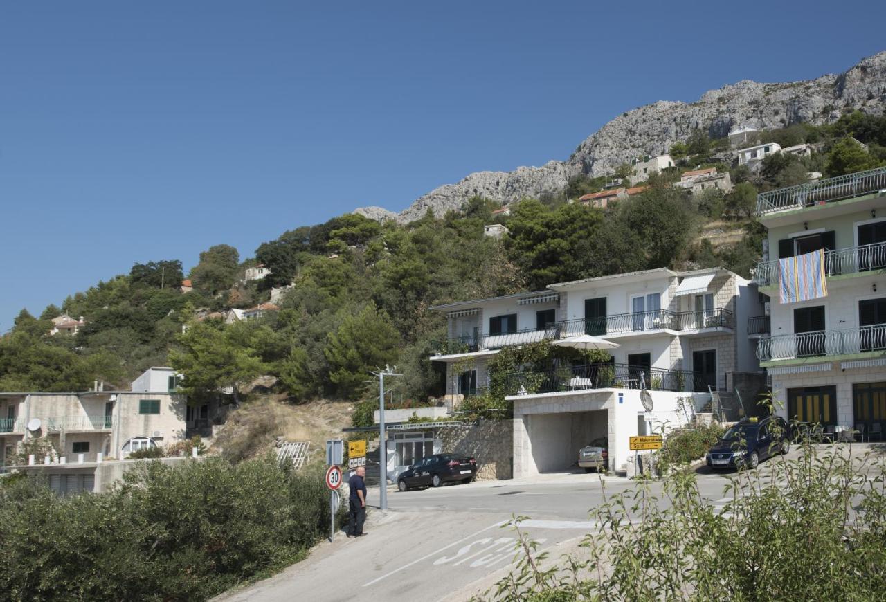 Apartments With A Parking Space Brela, Makarska - 16603 מראה חיצוני תמונה