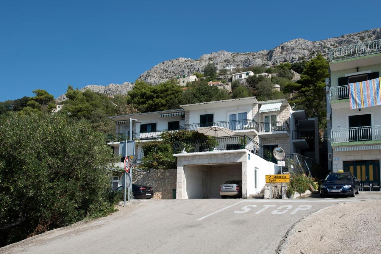 Apartments With A Parking Space Brela, Makarska - 16603 מראה חיצוני תמונה