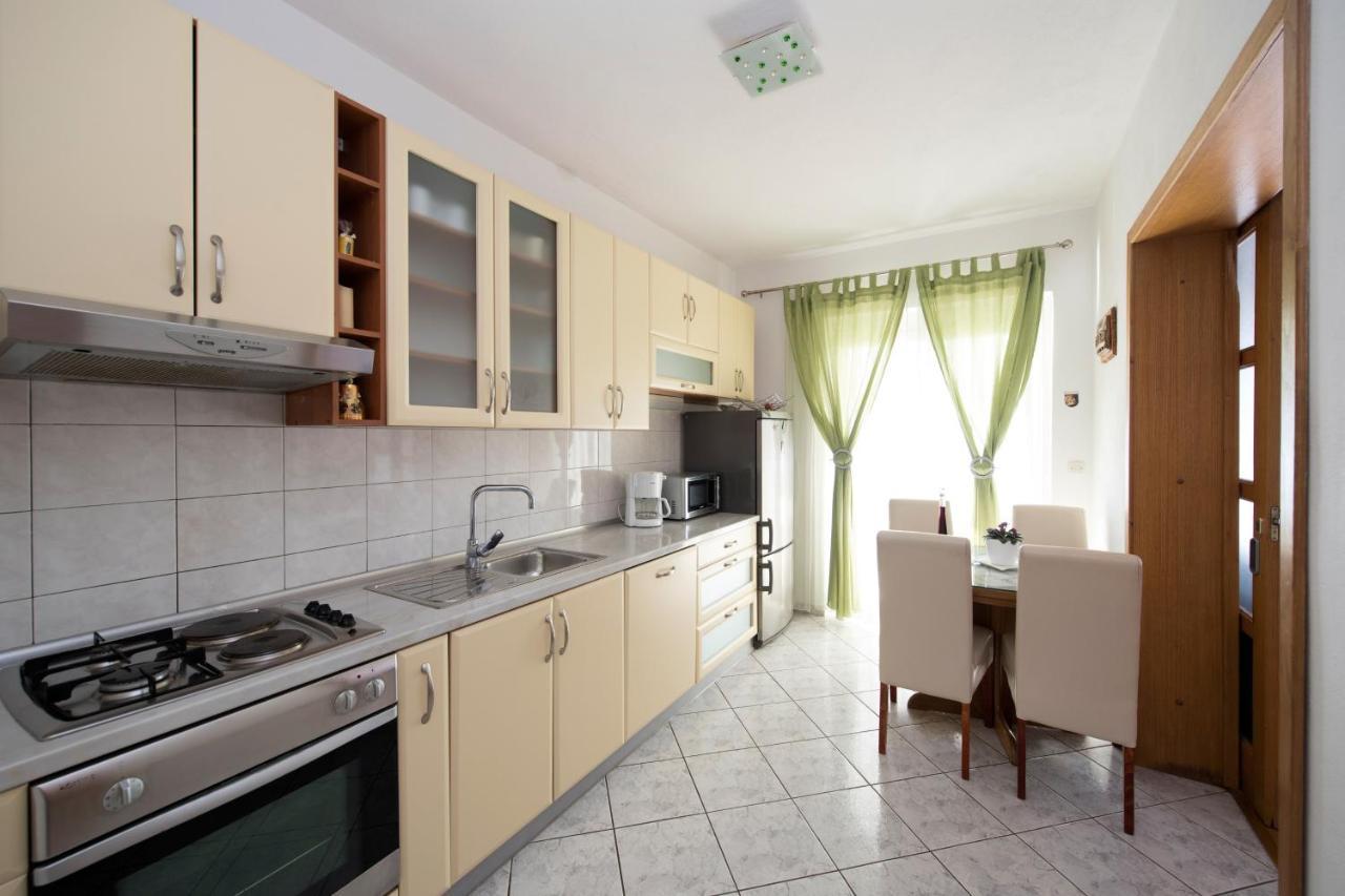 Apartments With A Parking Space Brela, Makarska - 16603 מראה חיצוני תמונה